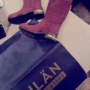 Ulan Suede rain boots size 6 New in box with dust bag